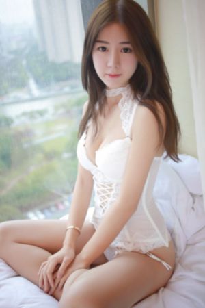 女大学生的沙龙室观看